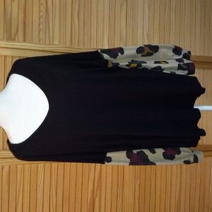 EUC black blouse animal print size 2x